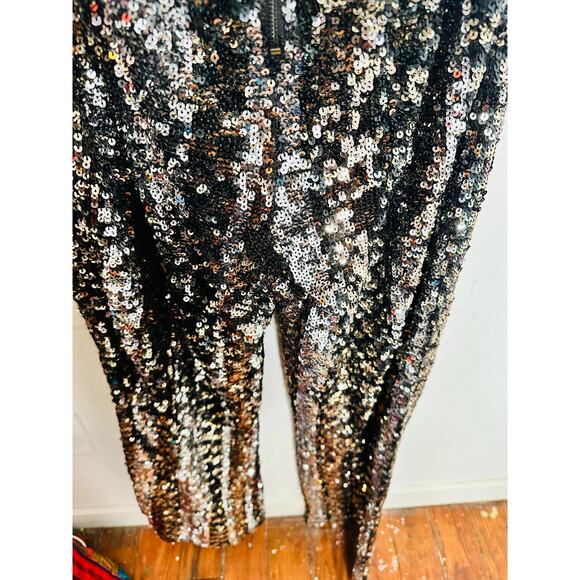 BARDOT Black Sequin Disco Deep V-Neck Halter Tie Center Back Jumpsuit sz US 8 - Picture 12 of 16